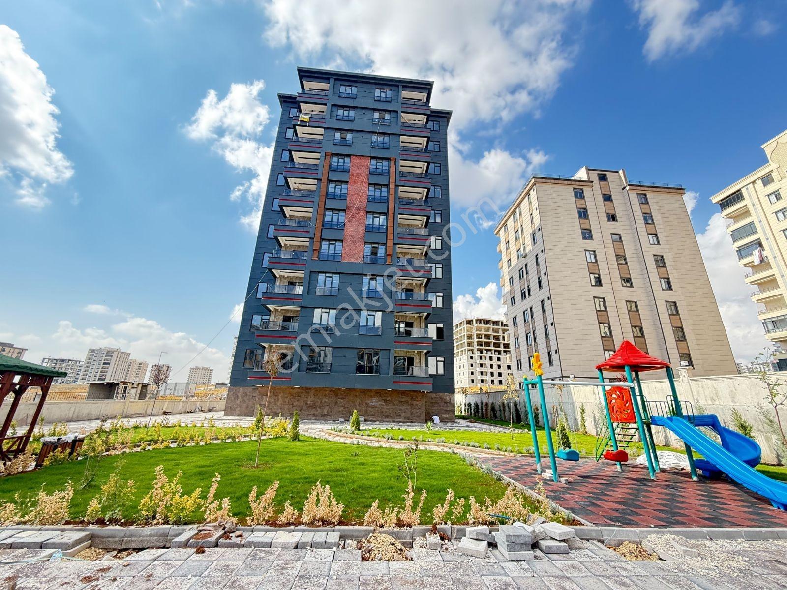 Tek Bloklu Sitede 10. Kat | Ferah Manzaralı 2+1 Daire