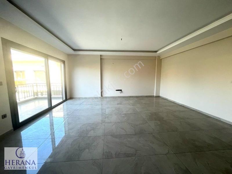 Foça Mahallesinde 170 M2 4+1 Satılık Dubleks Daire — fotoğraf 3