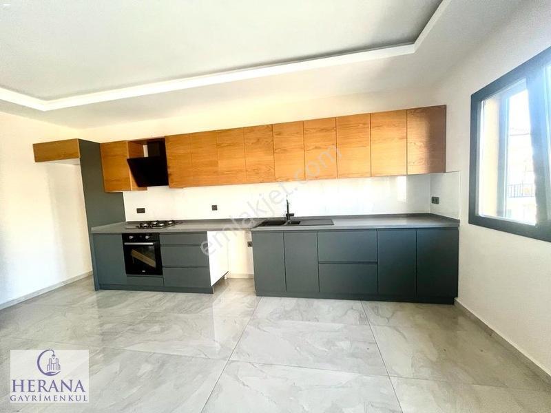 Foça Mahallesinde 170 M2 4+1 Satılık Dubleks Daire — fotoğraf 5