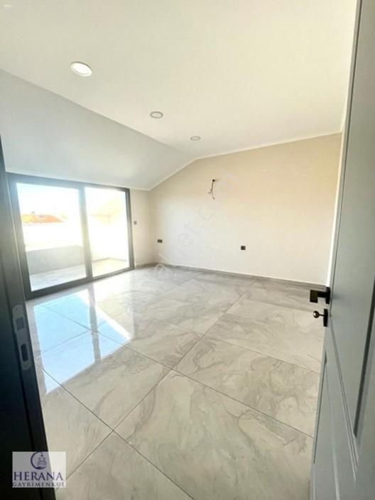 Foça Mahallesinde 170 M2 4+1 Satılık Dubleks Daire — fotoğraf 15
