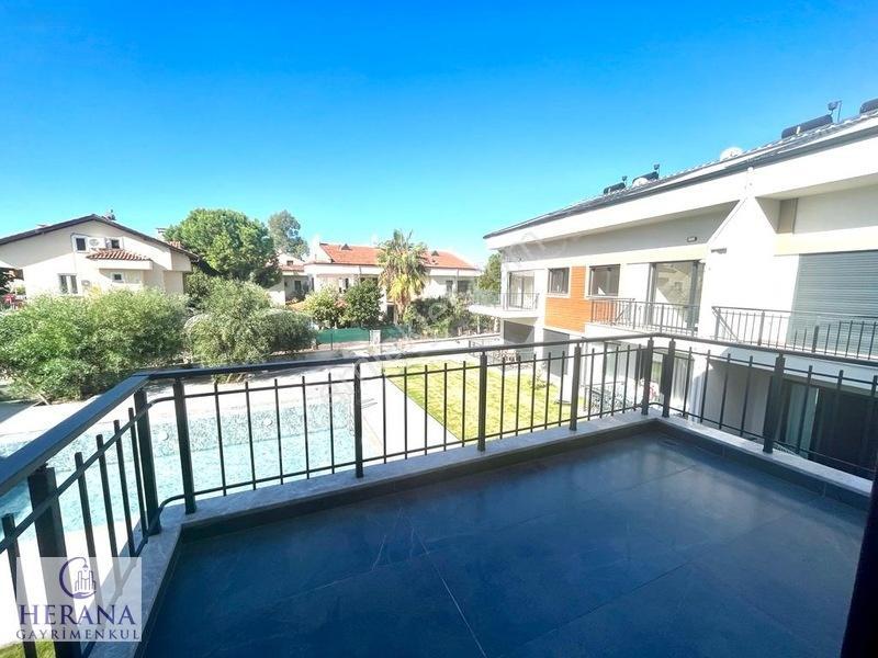 Foça Mahallesinde 170 M2 4+1 Satılık Dubleks Daire — fotoğraf 21