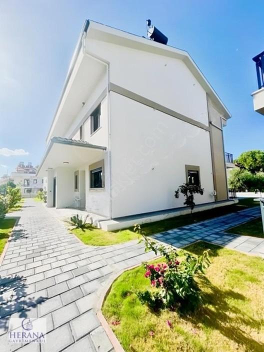 Foça Mahallesinde 170 M2 4+1 Satılık Dubleks Daire — fotoğraf 26