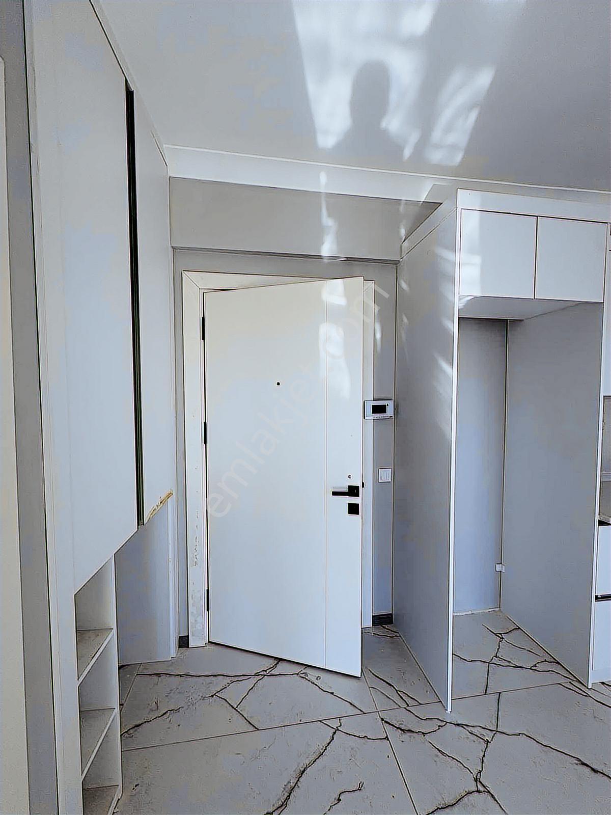Havalimanına Yakın Katta Oturuma Hazır Otel Kompsetli 1+1 Daire — fotoğraf 11