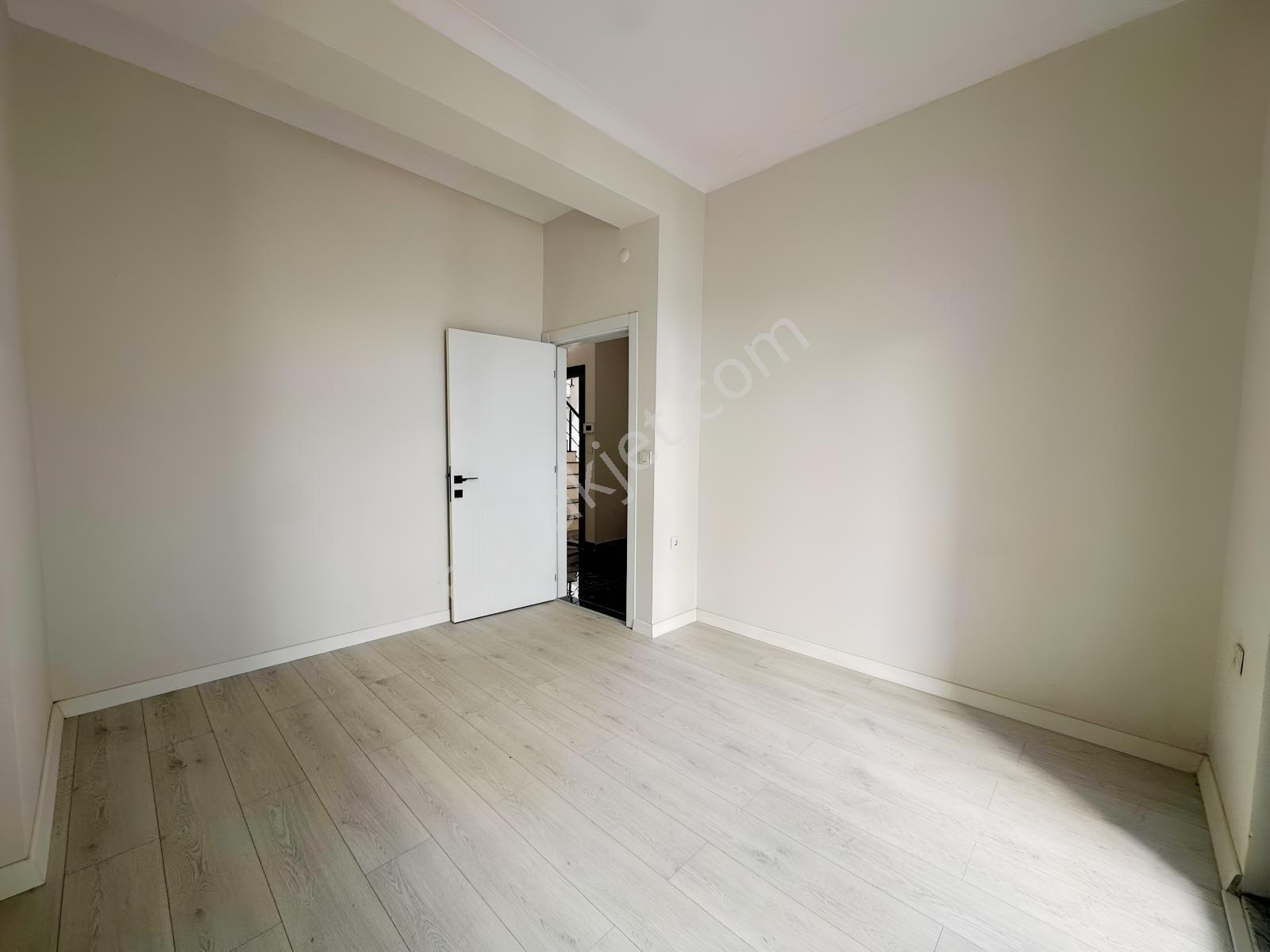 Kavuşturan Emlak'tan Akçay Güre Arası Satılık 2+1 Bahçeli Daire — fotoğraf 18