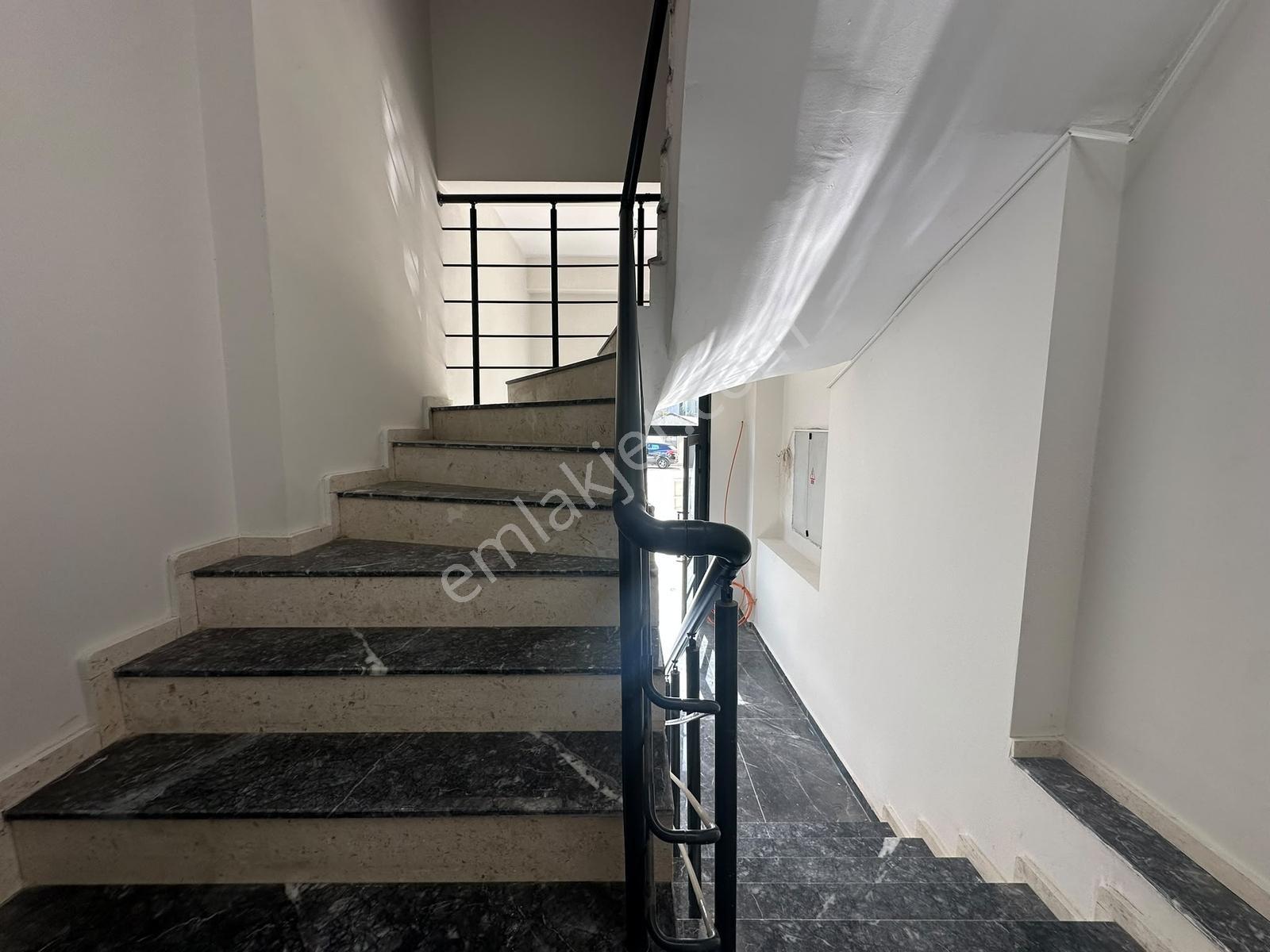 Kavuşturan Emlak'tan Akçay Güre Arası Satılık 2+1 Bahçeli Daire — fotoğraf 30