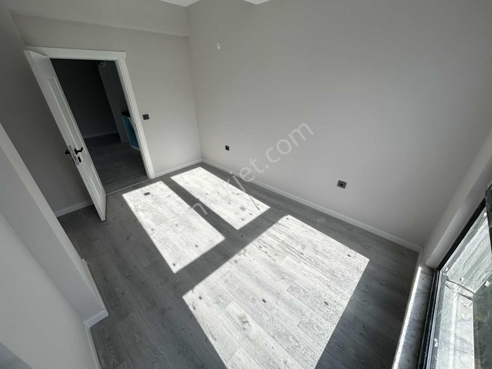 Taflanda Anayola Cephe Deniz M. 55m2 Satılık Köşe 1+1 — fotoğraf 3
