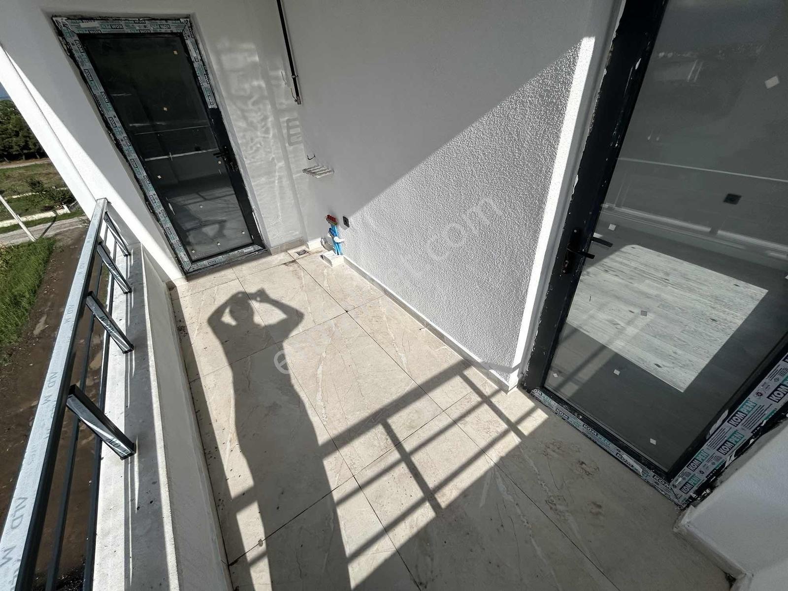 Taflanda Anayola Cephe Deniz M. 55m2 Satılık Köşe 1+1 — fotoğraf 9