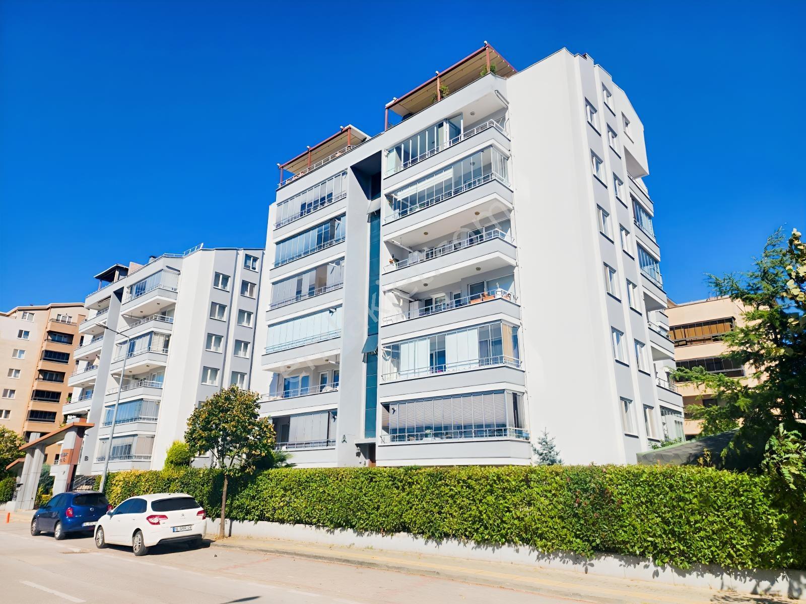 Raykent'De 196M2 Harika, Panoramik Konumlu 3+1 Bahçe Katı