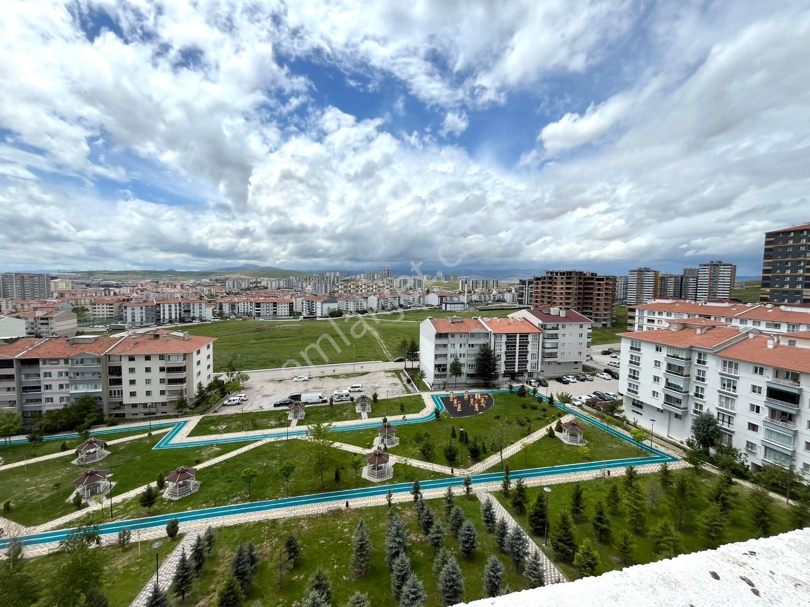 Sincan Mevlanada Arakat Asansörlü Yapılı Kupon 3+1 Satılık Daire