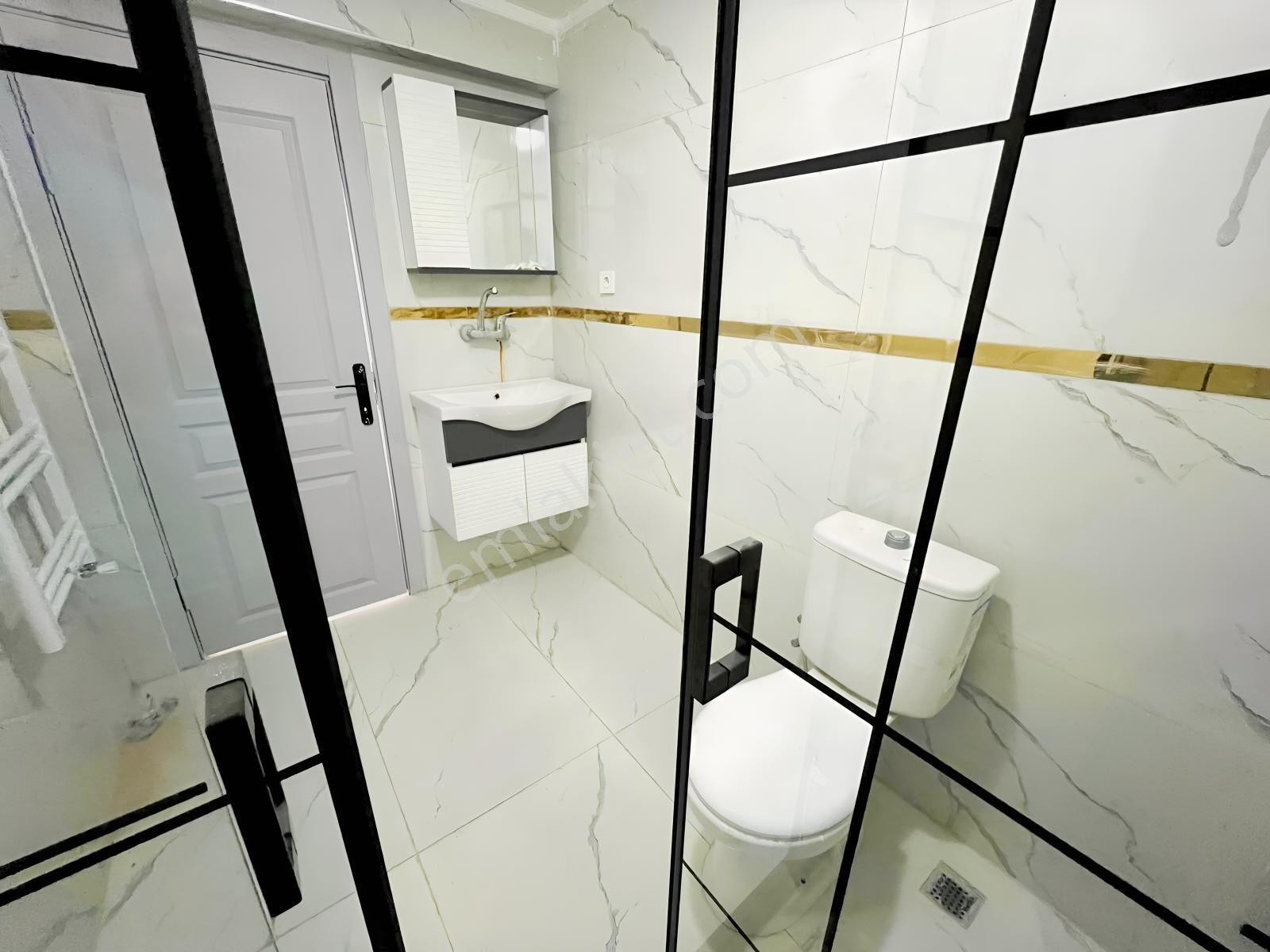 Sincan Mevlanada Arakat Asansörlü Yapılı Kupon 3+1 Satılık Daire — fotoğraf 2
