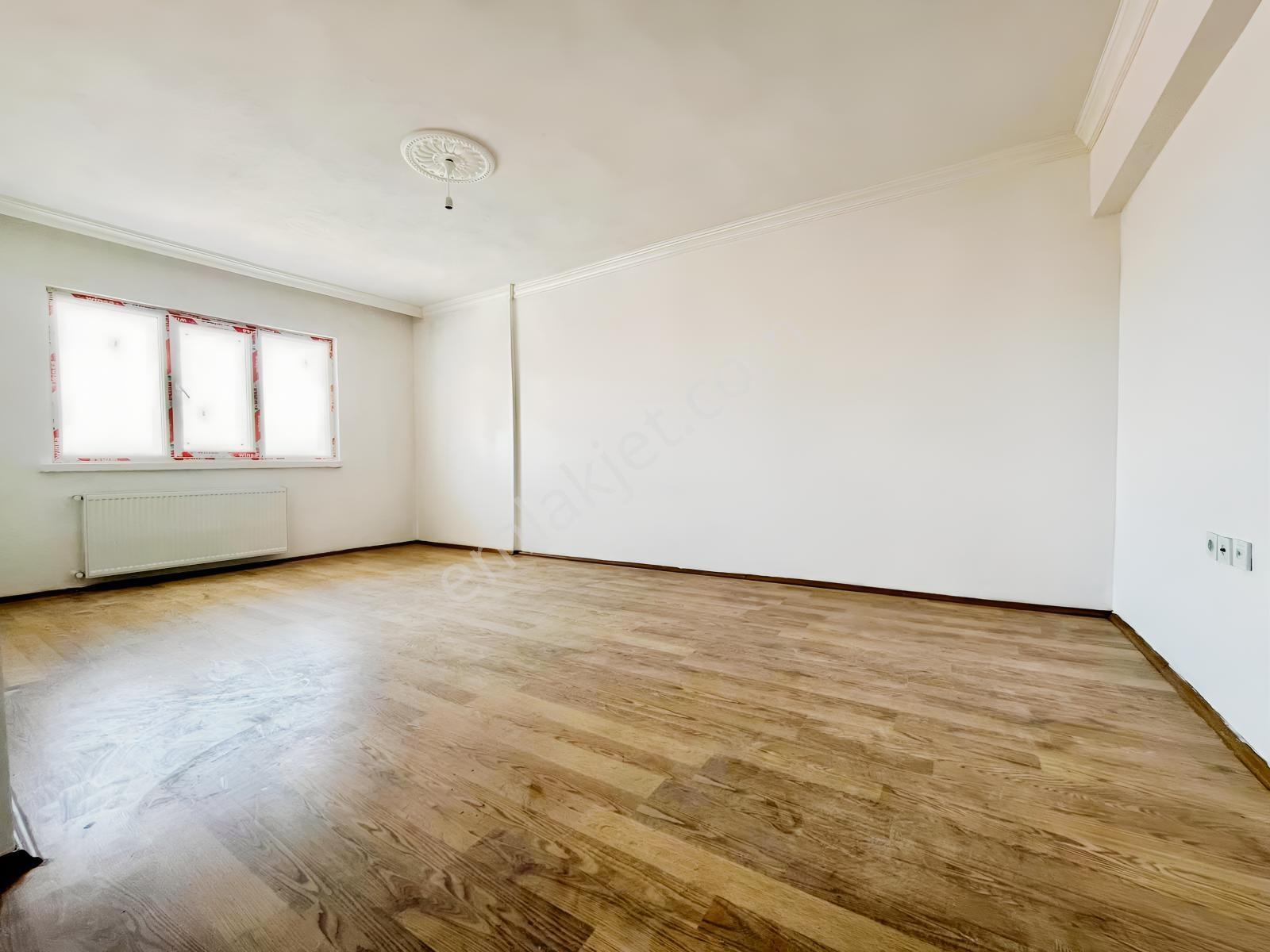 Sincan Mevlanada Arakat Asansörlü Yapılı Kupon 3+1 Satılık Daire — fotoğraf 3