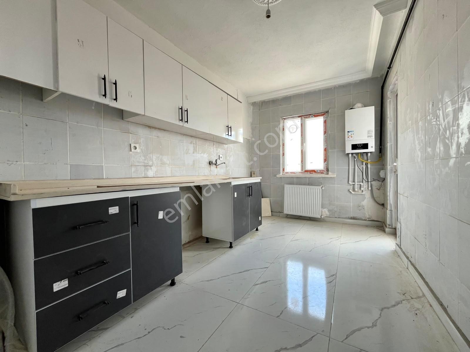 Sincan Mevlanada Arakat Asansörlü Yapılı Kupon 3+1 Satılık Daire — fotoğraf 6