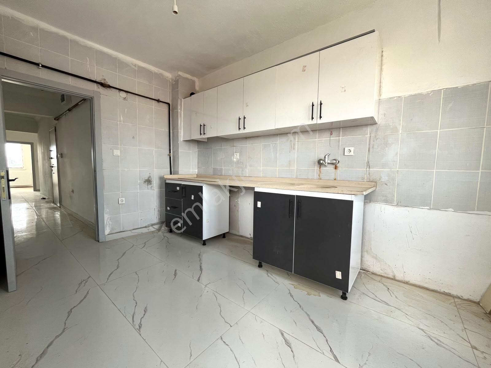 Sincan Mevlanada Arakat Asansörlü Yapılı Kupon 3+1 Satılık Daire — fotoğraf 8