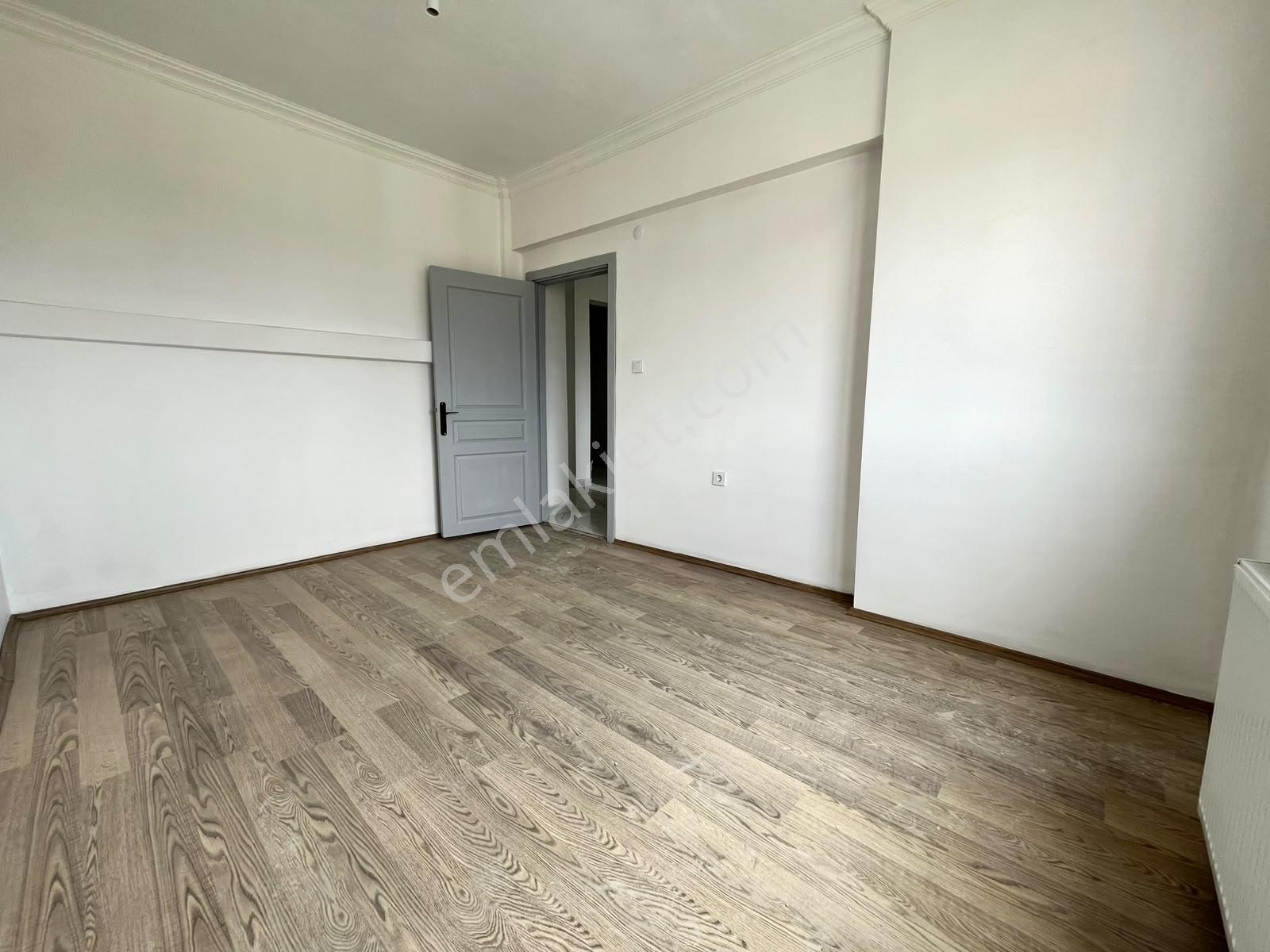 Sincan Mevlanada Arakat Asansörlü Yapılı Kupon 3+1 Satılık Daire — fotoğraf 12
