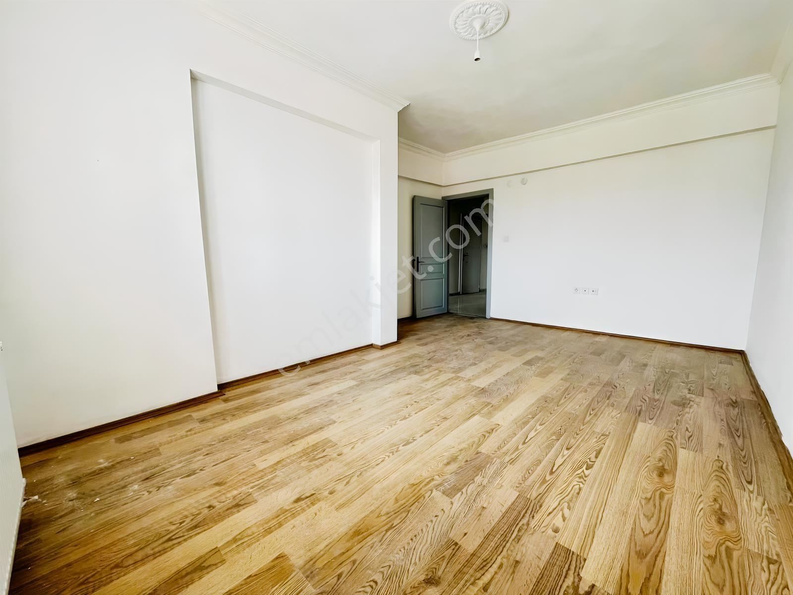 Sincan Mevlanada Arakat Asansörlü Yapılı Kupon 3+1 Satılık Daire — fotoğraf 15