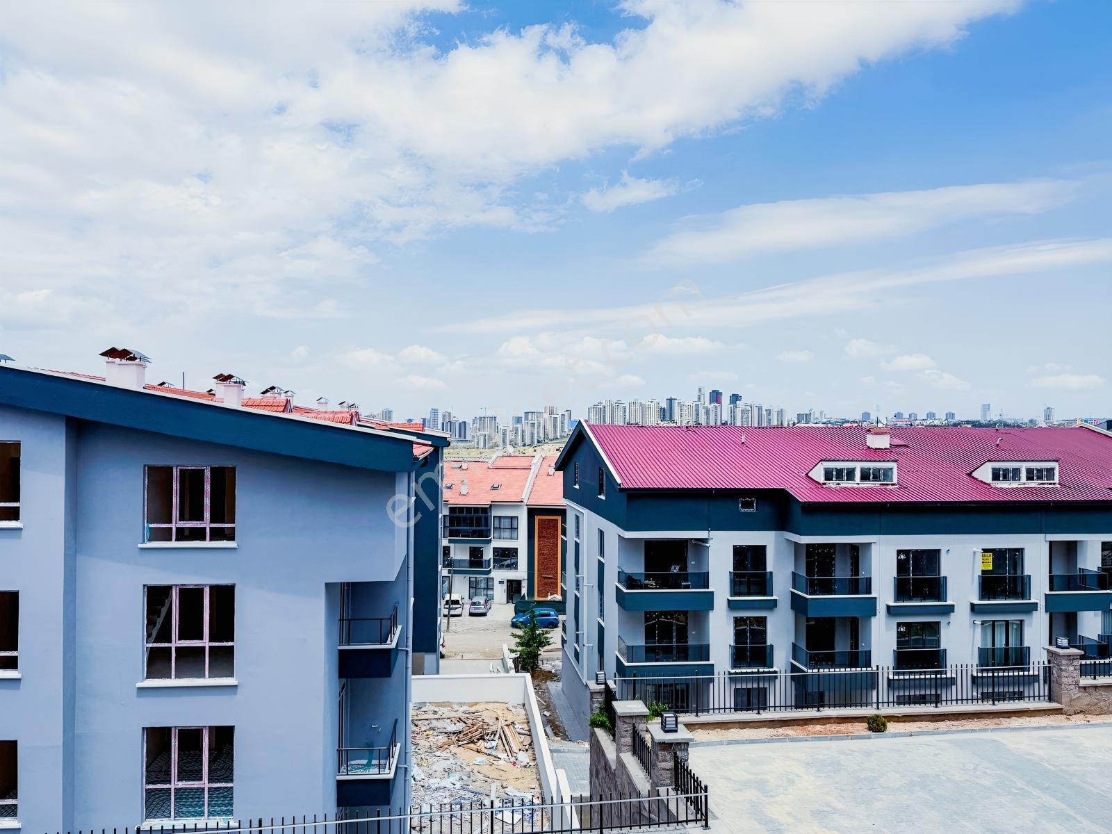 İncek Site İçinde Güneydoğu Cephe 1+1 Balkonlu Daire — fotoğraf 3