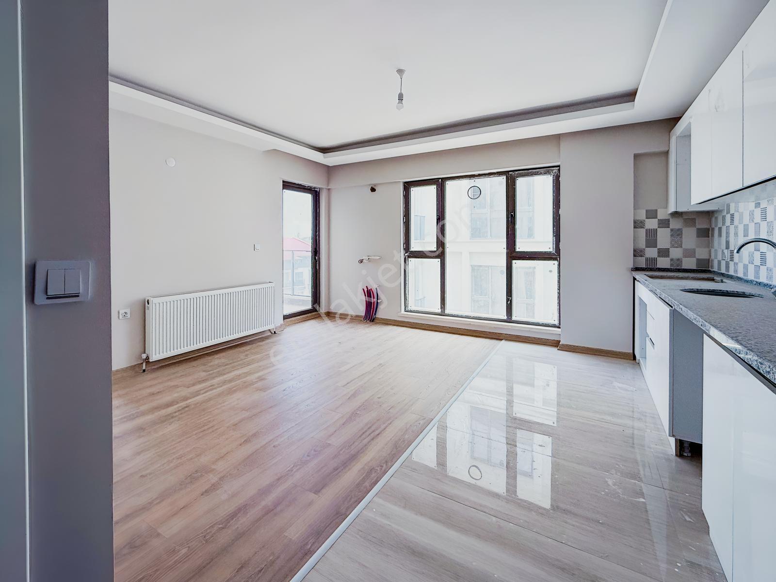 İncek Site İçinde Güneydoğu Cephe 1+1 Balkonlu Daire — fotoğraf 5