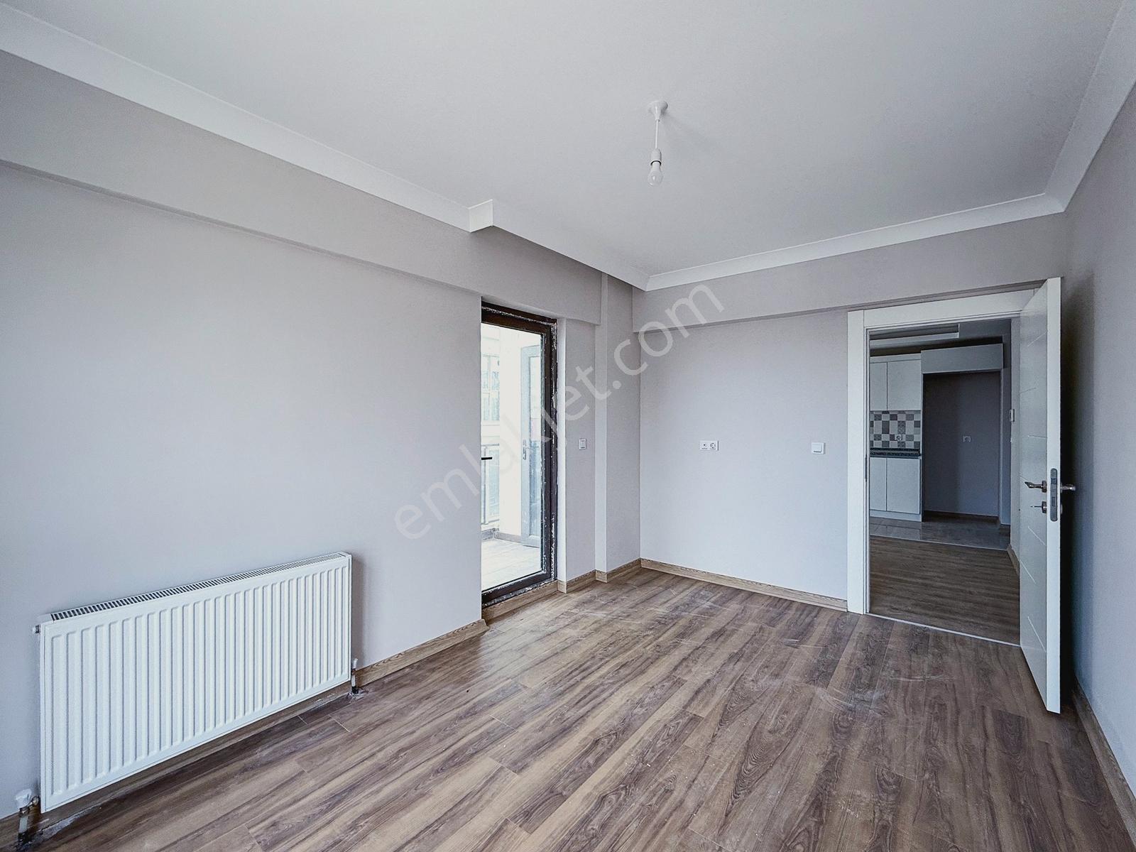 İncek Site İçinde Güneydoğu Cephe 1+1 Balkonlu Daire — fotoğraf 7
