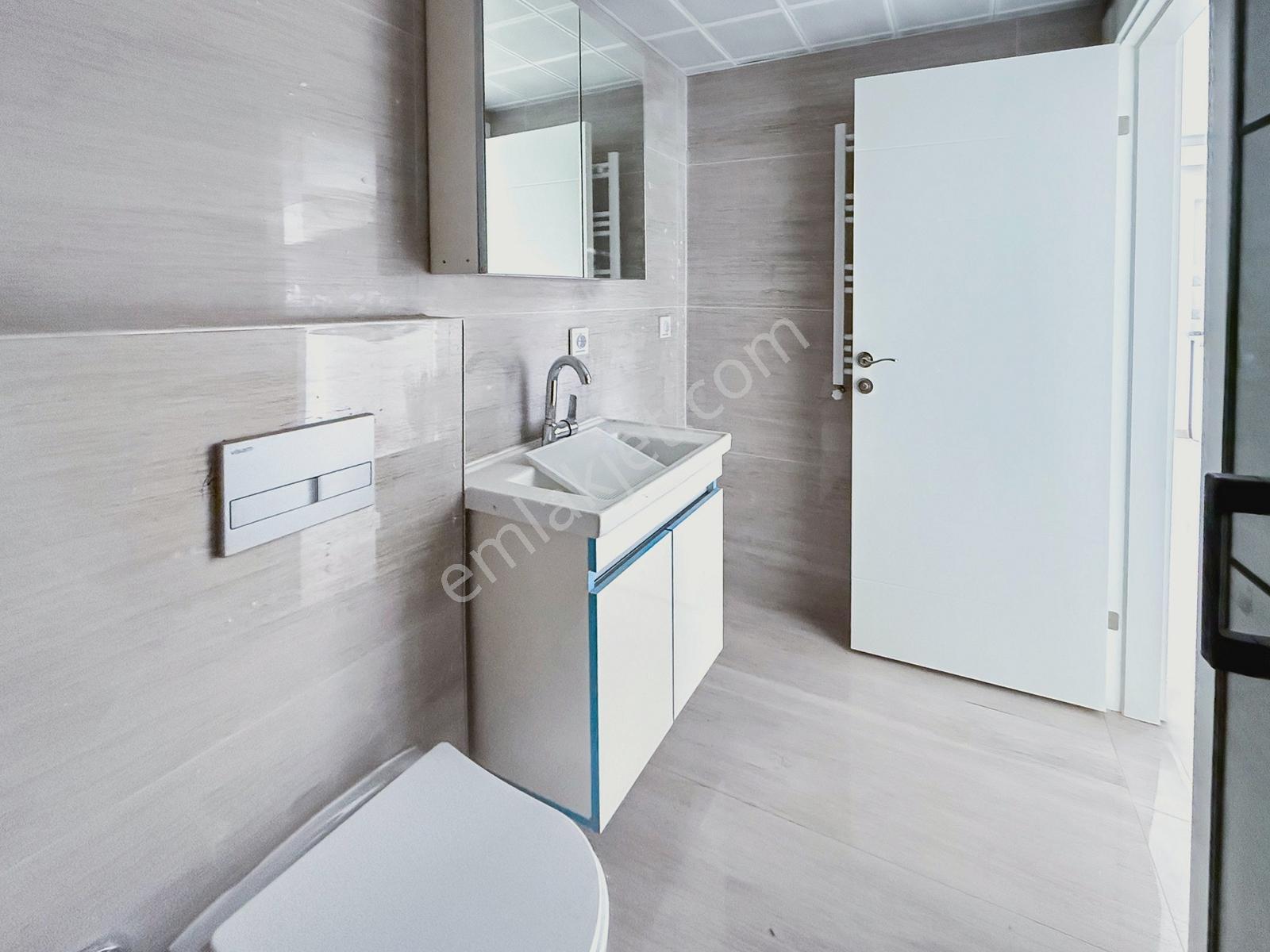 İncek Site İçinde Güneydoğu Cephe 1+1 Balkonlu Daire — fotoğraf 8