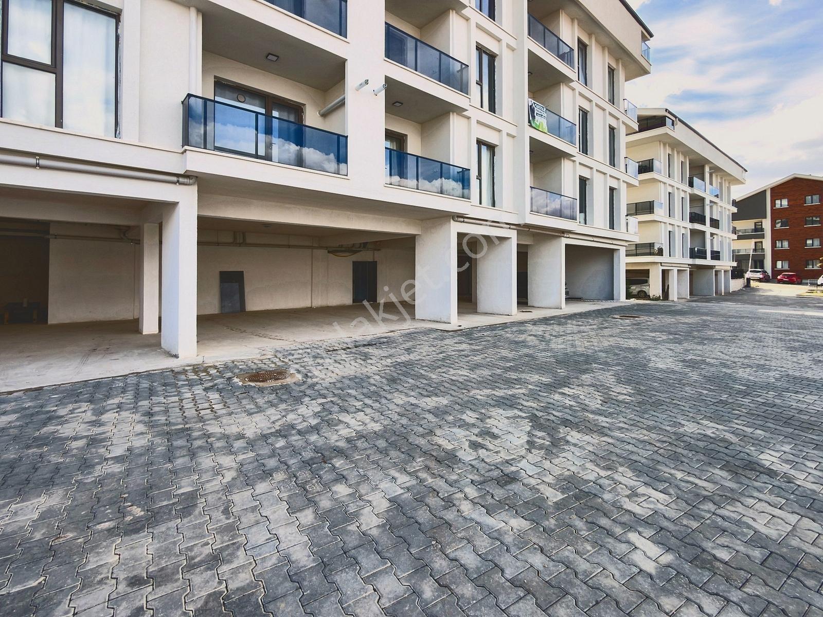 İncek Site İçinde Güneydoğu Cephe 1+1 Balkonlu Daire — fotoğraf 11