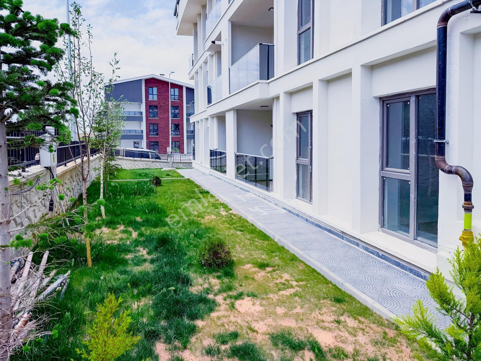 İncek Site İçinde Güneydoğu Cephe 1+1 Balkonlu Daire — fotoğraf 12