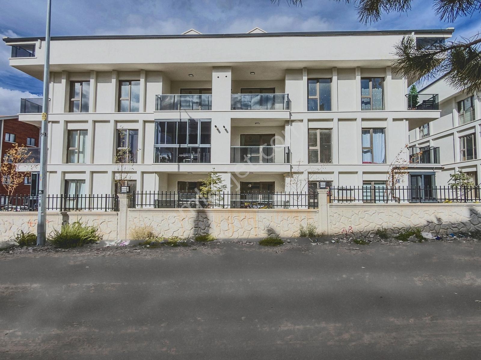 İncek Site İçinde Güneydoğu Cephe 1+1 Balkonlu Daire — fotoğraf 13