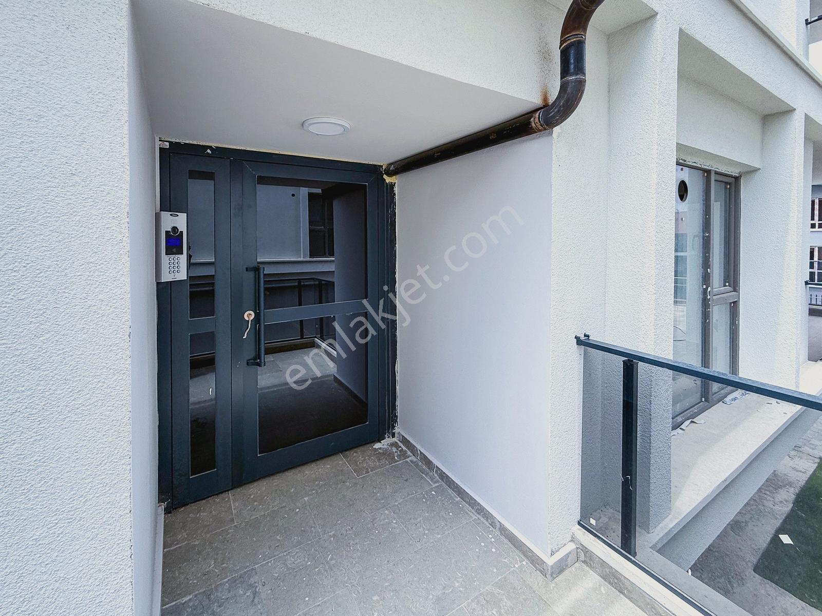İncek Site İçinde Güneydoğu Cephe 1+1 Balkonlu Daire — fotoğraf 17