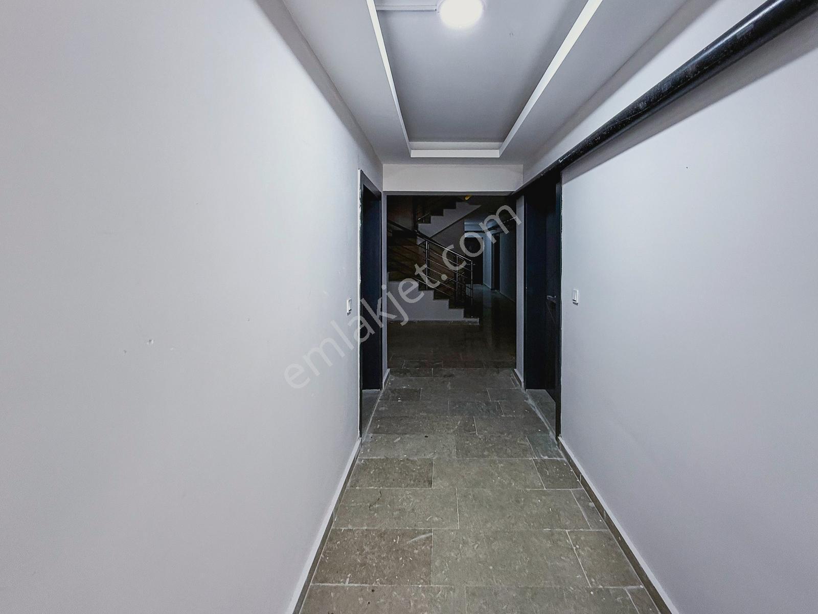 İncek Site İçinde Güneydoğu Cephe 1+1 Balkonlu Daire — fotoğraf 21