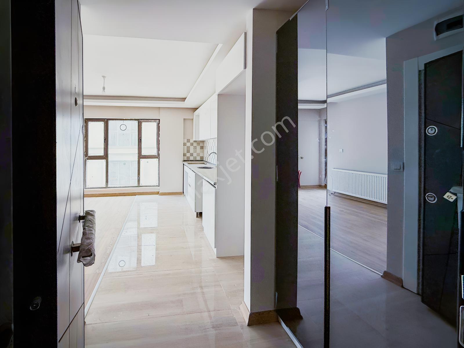 İncek Site İçinde Güneydoğu Cephe 1+1 Balkonlu Daire — fotoğraf 23