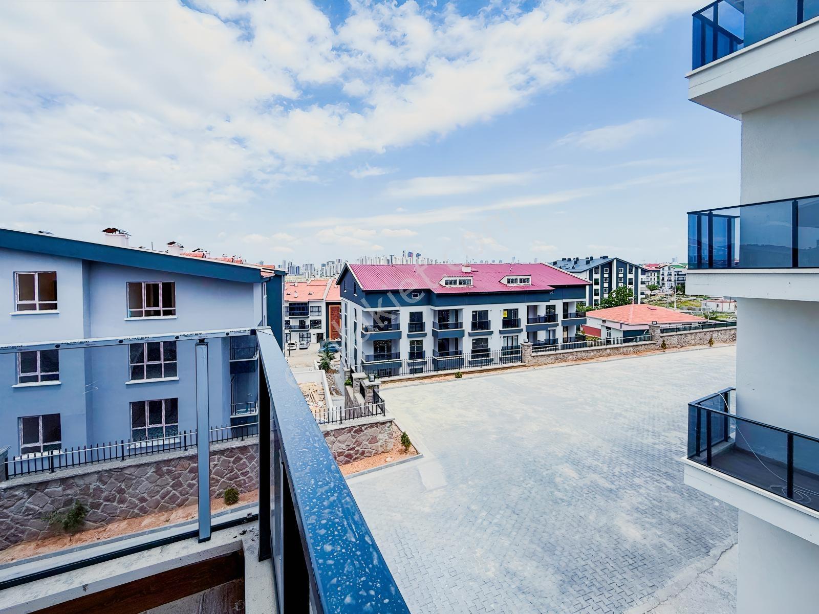 İncek Site İçinde Güneydoğu Cephe 1+1 Balkonlu Daire — fotoğraf 40