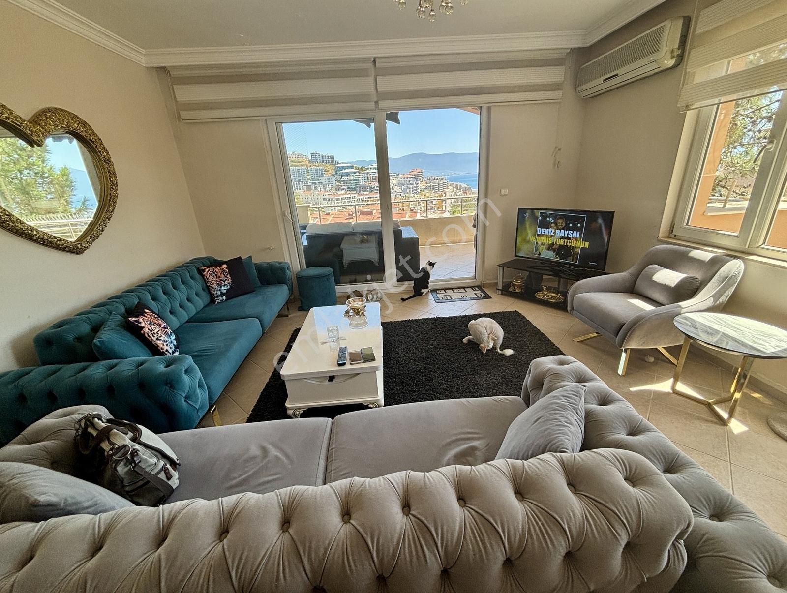 Kuşadası'nda Satılık Full Deniz Manzaralı 250m2 Dubleks Daire — fotoğraf 3