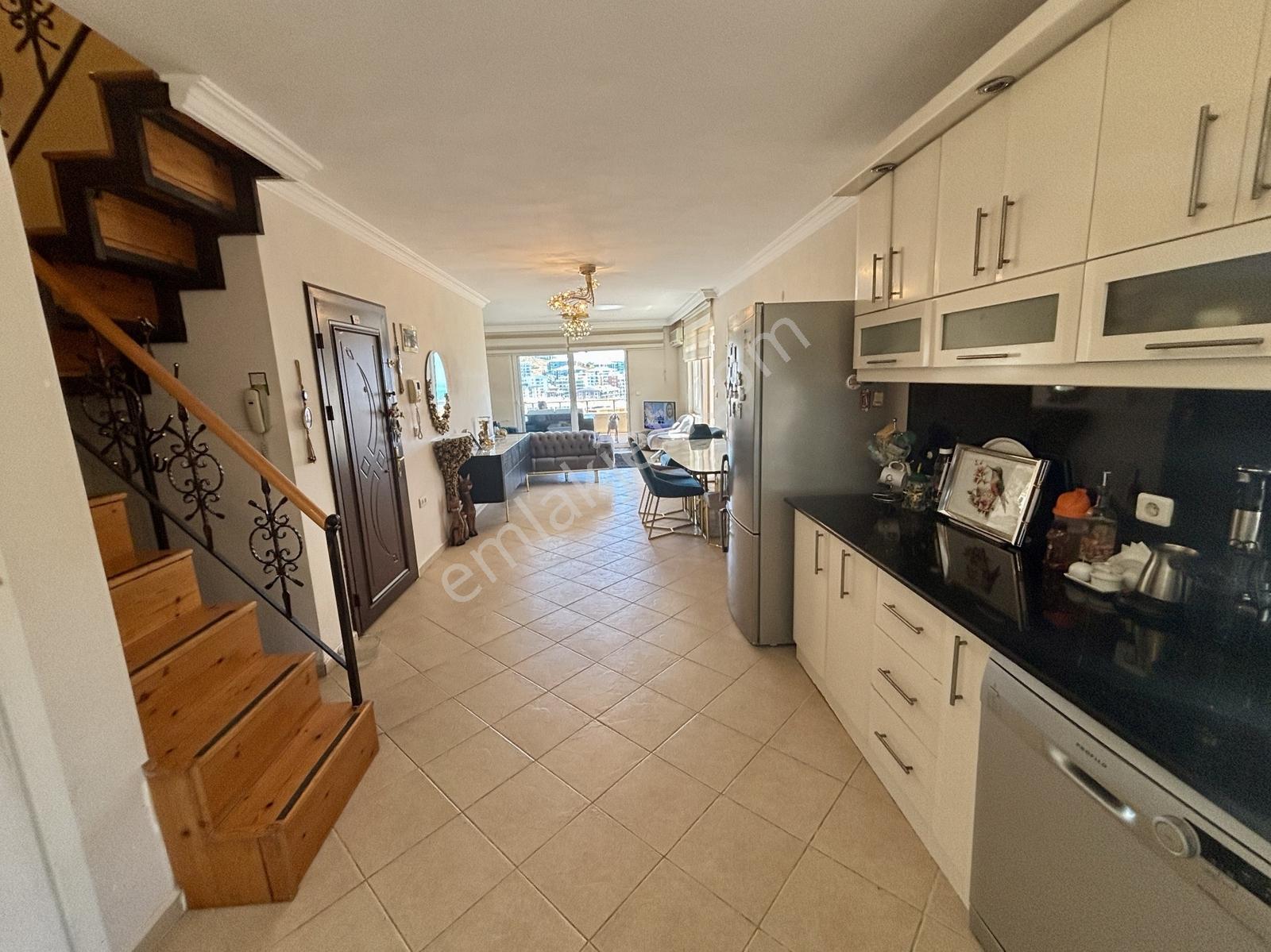 Kuşadası'nda Satılık Full Deniz Manzaralı 250m2 Dubleks Daire — fotoğraf 8