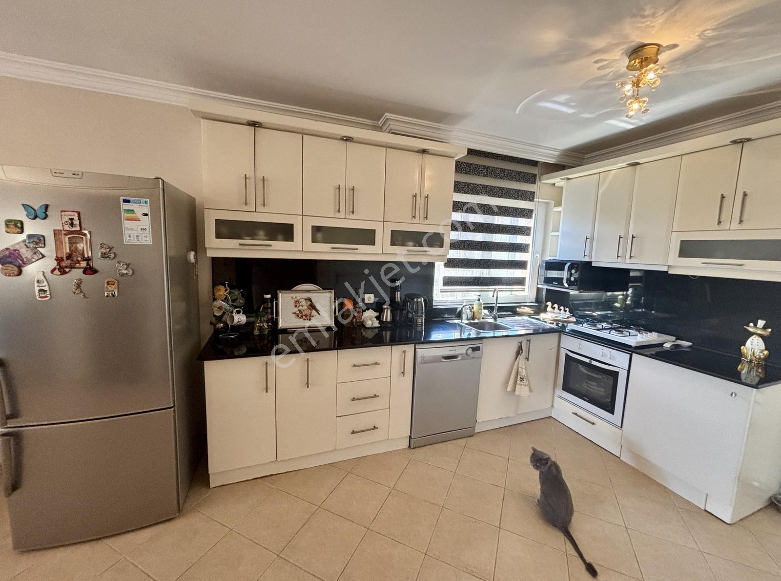 Kuşadası'nda Satılık Full Deniz Manzaralı 250m2 Dubleks Daire — fotoğraf 9