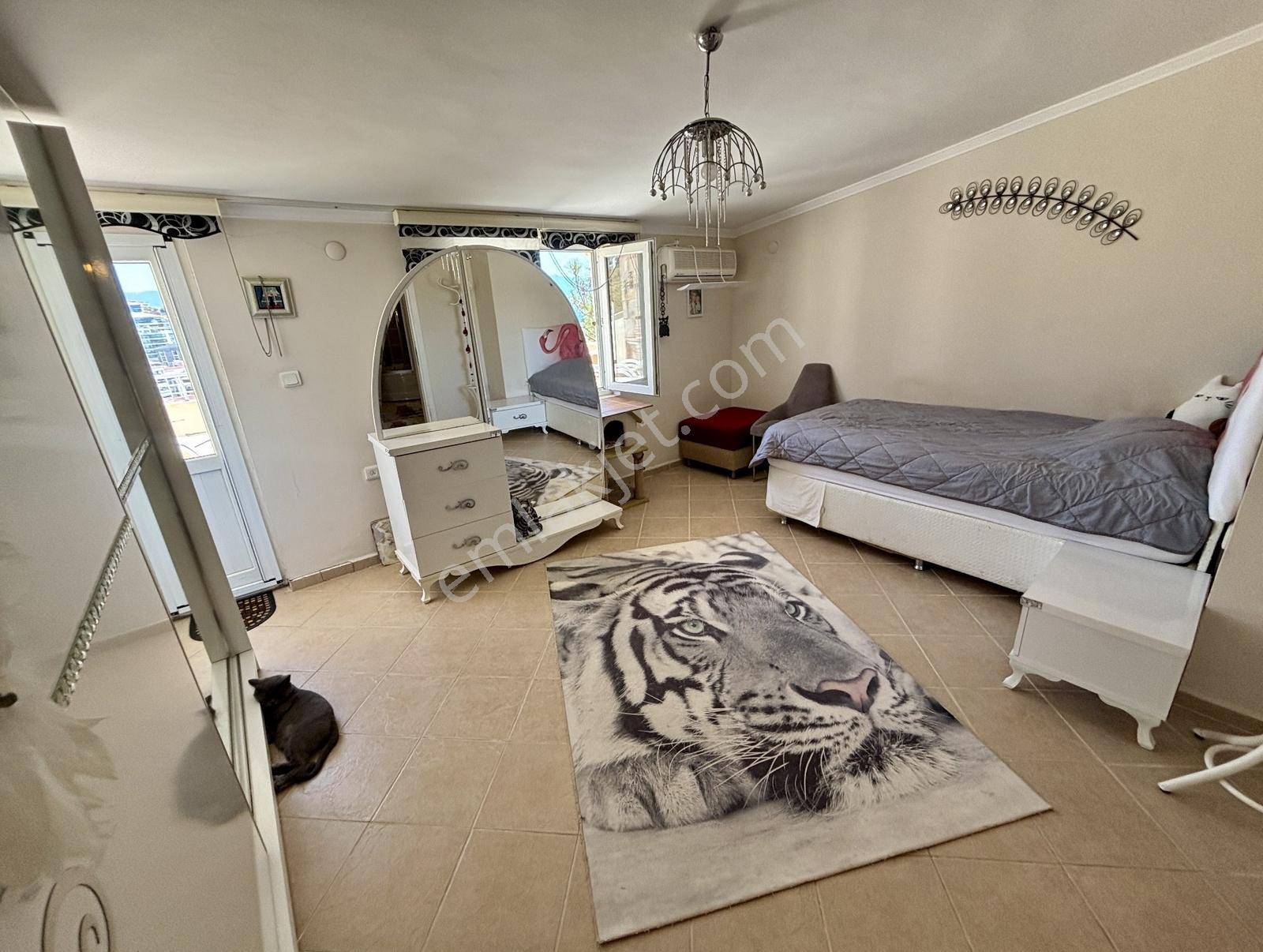 Kuşadası'nda Satılık Full Deniz Manzaralı 250m2 Dubleks Daire — fotoğraf 16