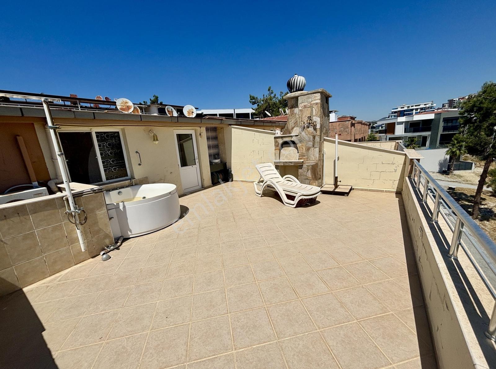Kuşadası'nda Satılık Full Deniz Manzaralı 250m2 Dubleks Daire — fotoğraf 32
