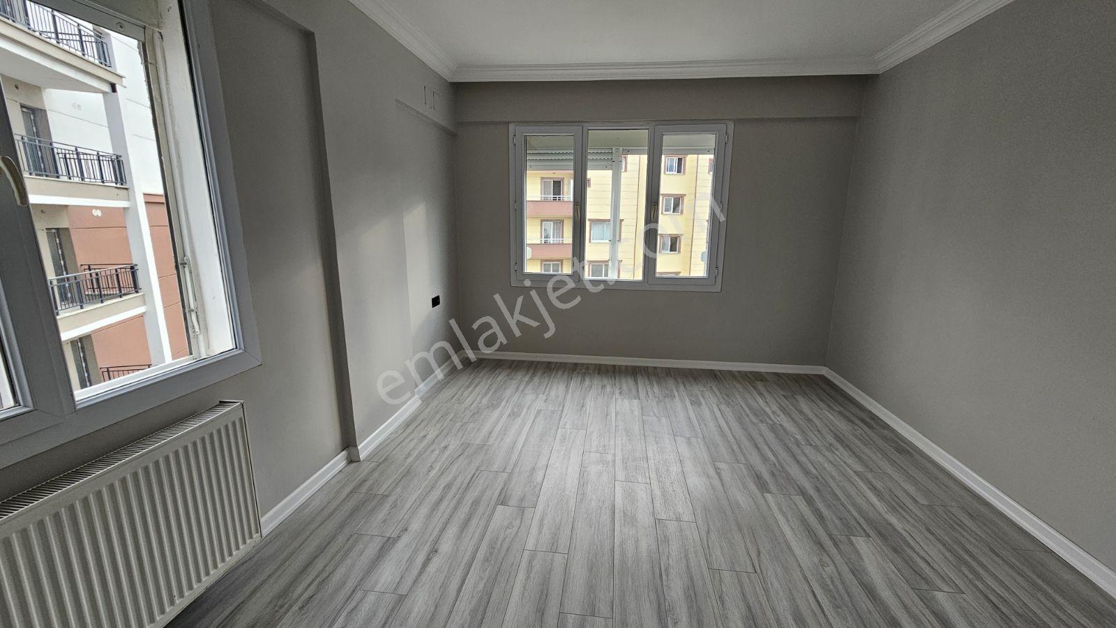 Çekmecenin En Nezih Ve Merkezi Yerinde 3+1 Masrafsız Temiz Daire — fotoğraf 24