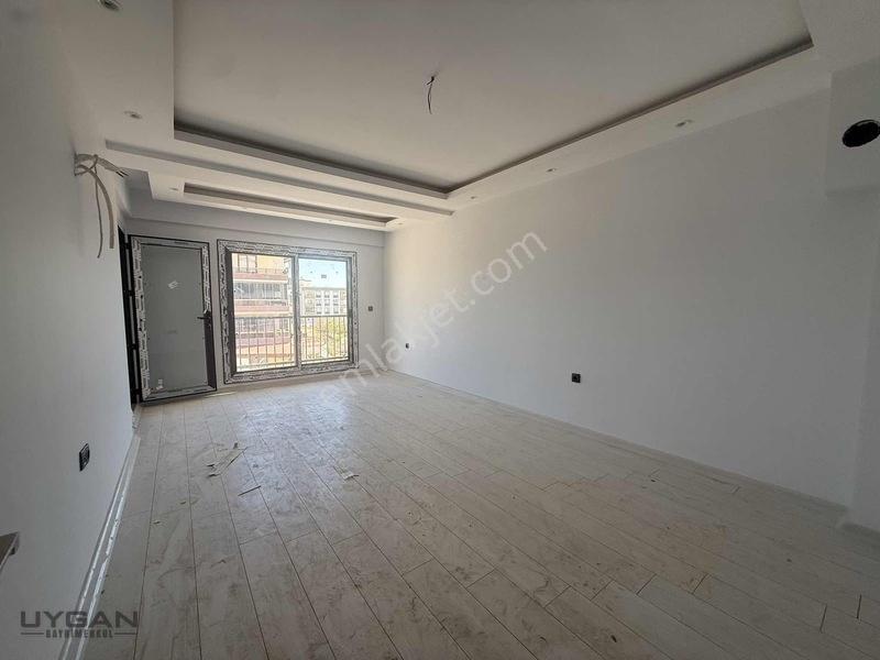 Uygan'Dan Atatürk Mah. 2+1 90M² Tek Bloklu Lüx İşcilik Daire