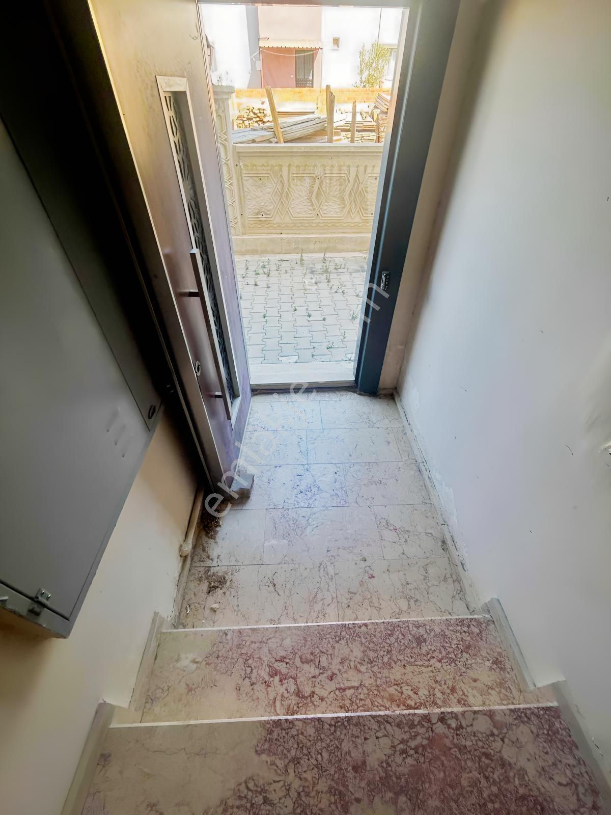 Gömeç Kemalpaşada Kombili Doğalgazlı İskanlı Arakat 1+1 Daire — fotoğraf 7