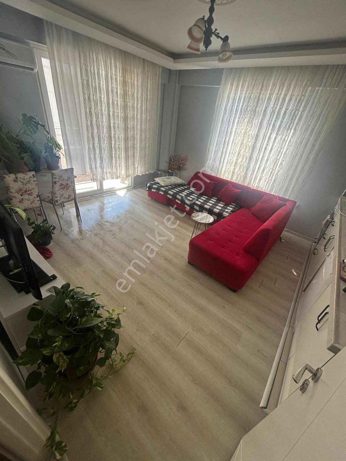 Gömeç Kemalpaşada Kombili Doğalgazlı İskanlı Arakat 1+1 Daire — fotoğraf 12