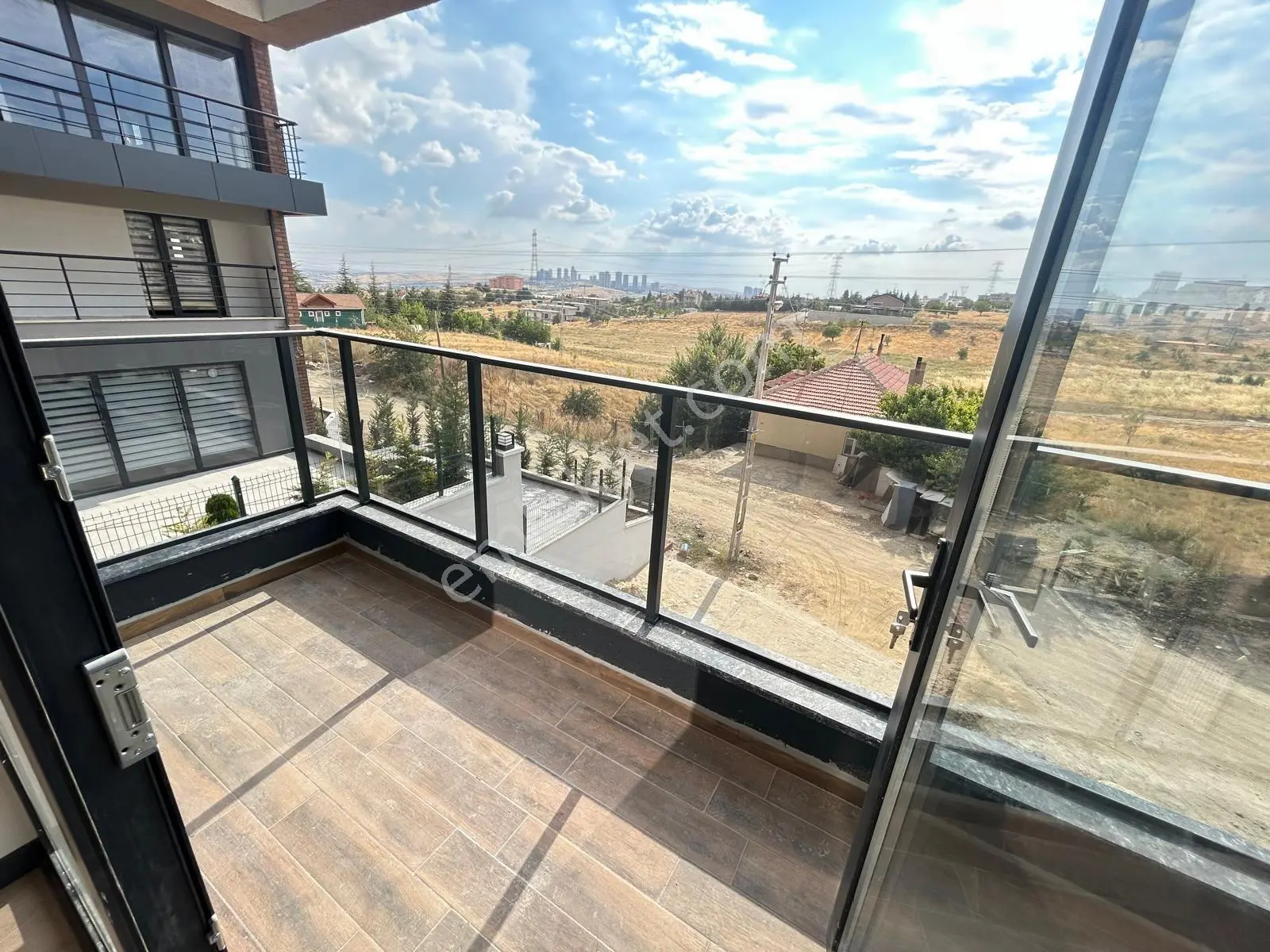 Taner'Den İncek Taşpınar Mah'De 2+1 Orta Kat Yeni Sıfır Ön Cephe — fotoğraf 4