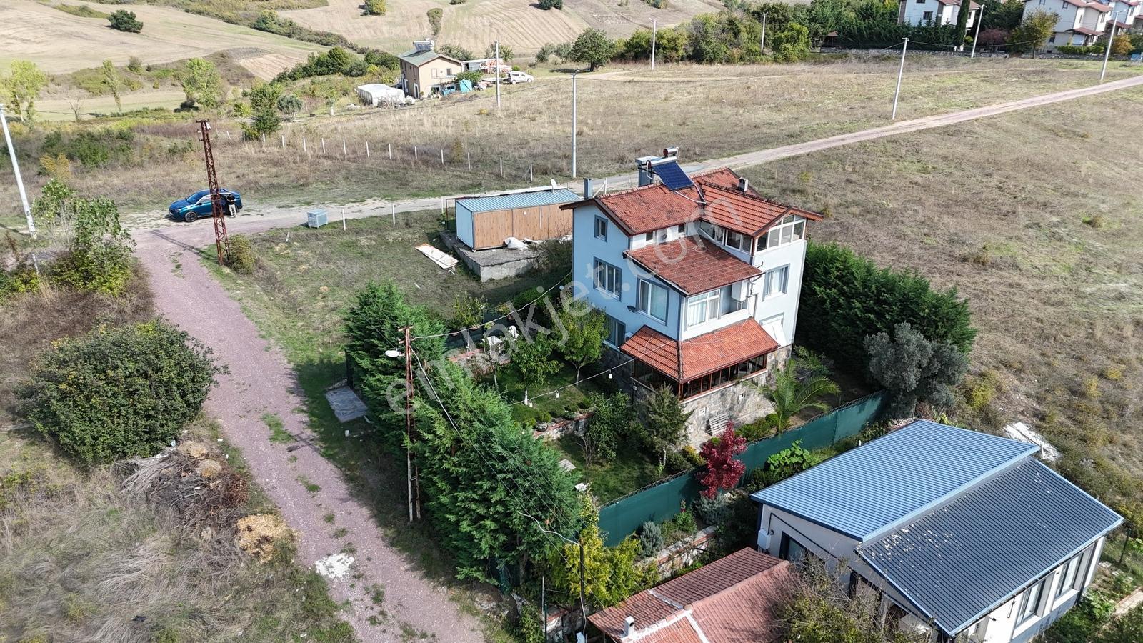 Termal Yenimahallede Doğa İçinde Satılık Eşyalı Villa