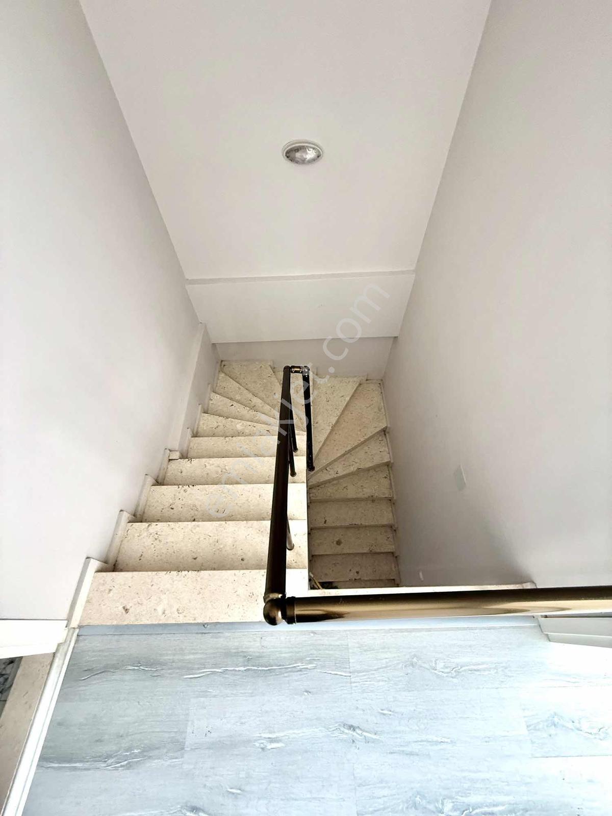 Acartürk Real Estate | Şirinevler 3+1 Dubleks Teraslı Daire — fotoğraf 17
