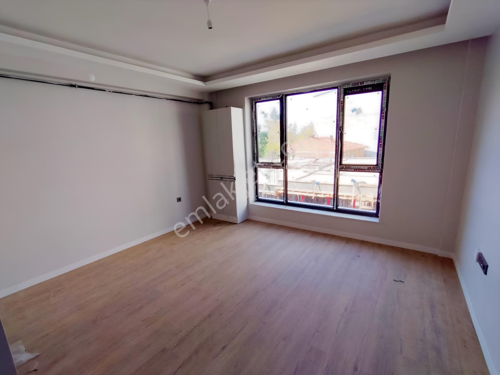 Durmaz Gayrimenkulden Zincirlikuyu'da 2+1 Daire — fotoğraf 9