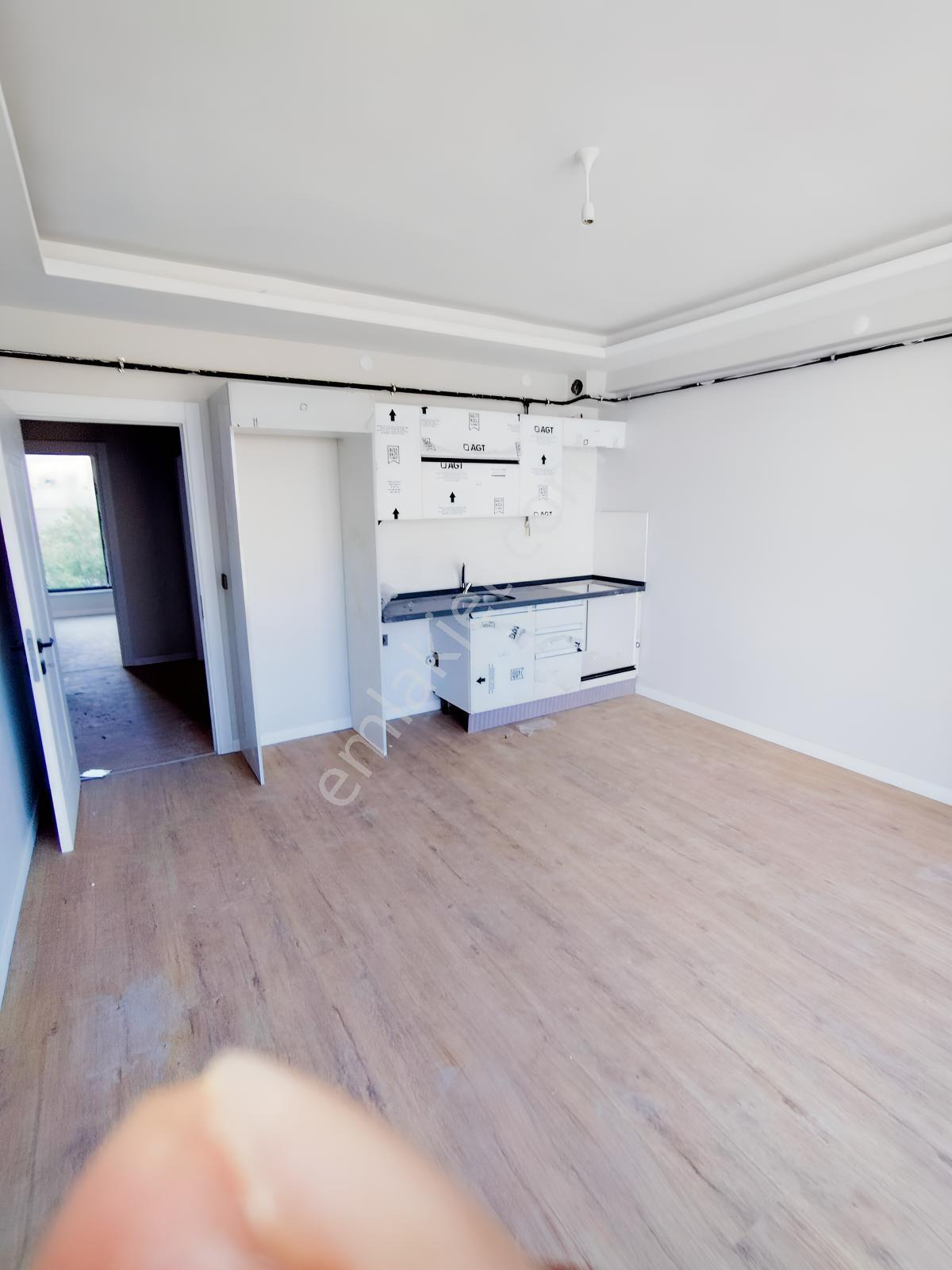 Durmaz Gayrimenkulden Zincirlikuyu'da 2+1 Daire — fotoğraf 11