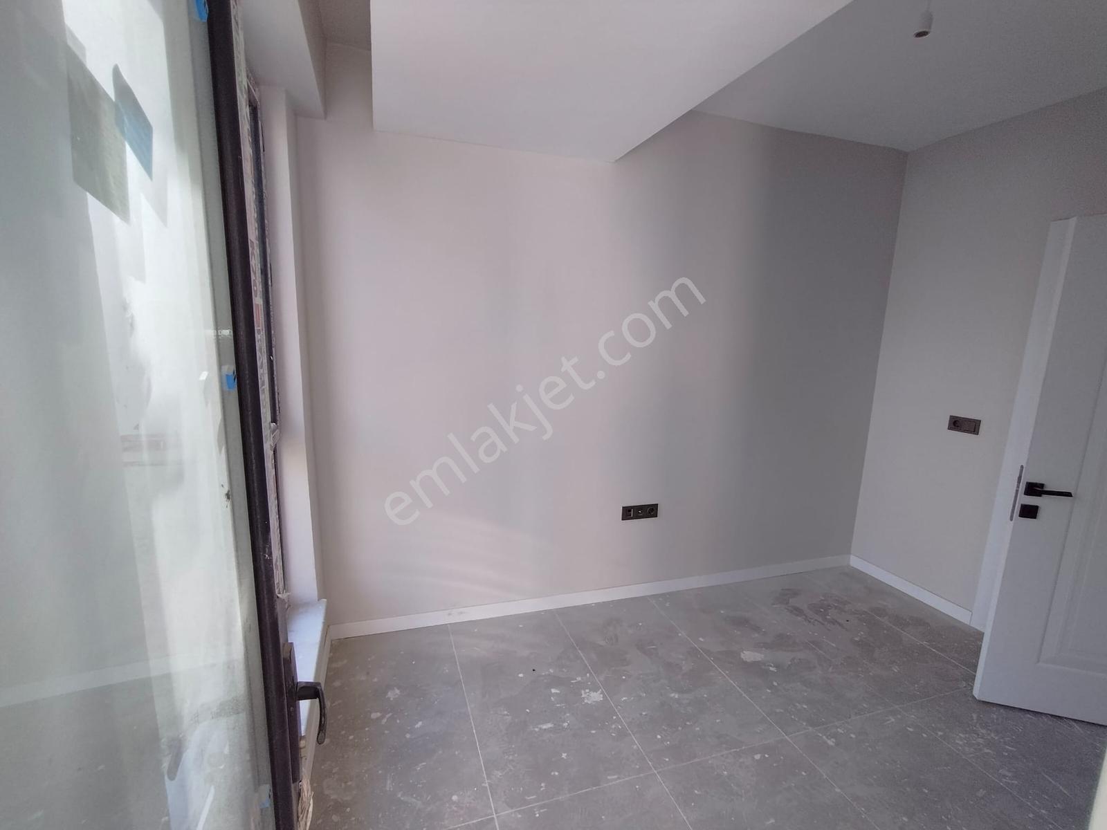 Durmaz Gayrimenkulden Zincirlikuyu'da 2+1 Daire — fotoğraf 12