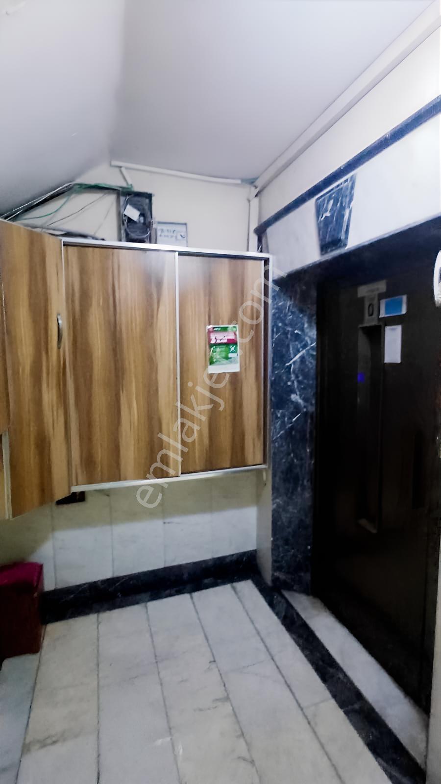 İnönü Caddesi Poligon Metro Yakını Otoparklı Satılık Daire 4+1 — fotoğraf 32