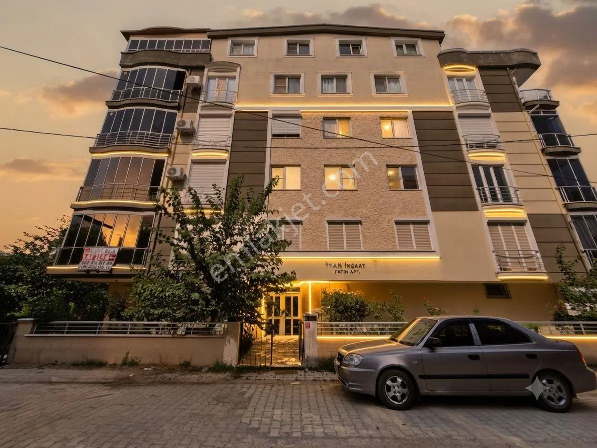 Aktif'ten Akçay'da Satılık Ön Cephe Arakat Kombili Harika Nezih Muhitte 3+1 Daire — fotoğraf 3