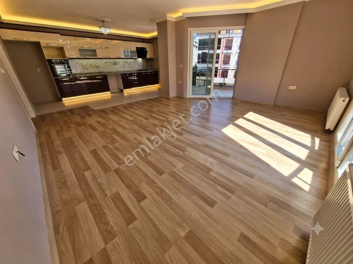 Aktif'ten Akçay'da Satılık Ön Cephe Arakat Kombili Harika Nezih Muhitte 3+1 Daire — fotoğraf 7