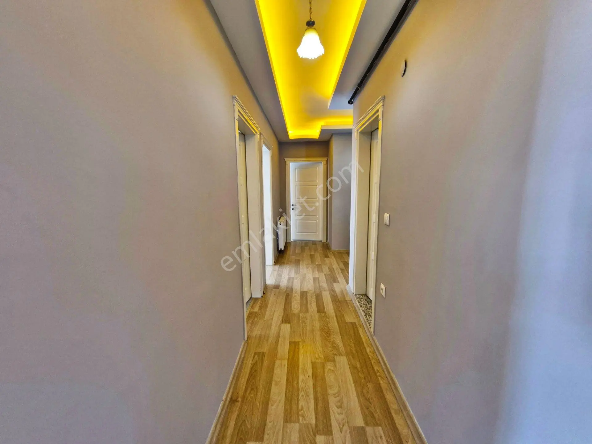 Aktif'ten Akçay'da Satılık Ön Cephe Arakat Kombili Harika Nezih Muhitte 3+1 Daire — fotoğraf 14
