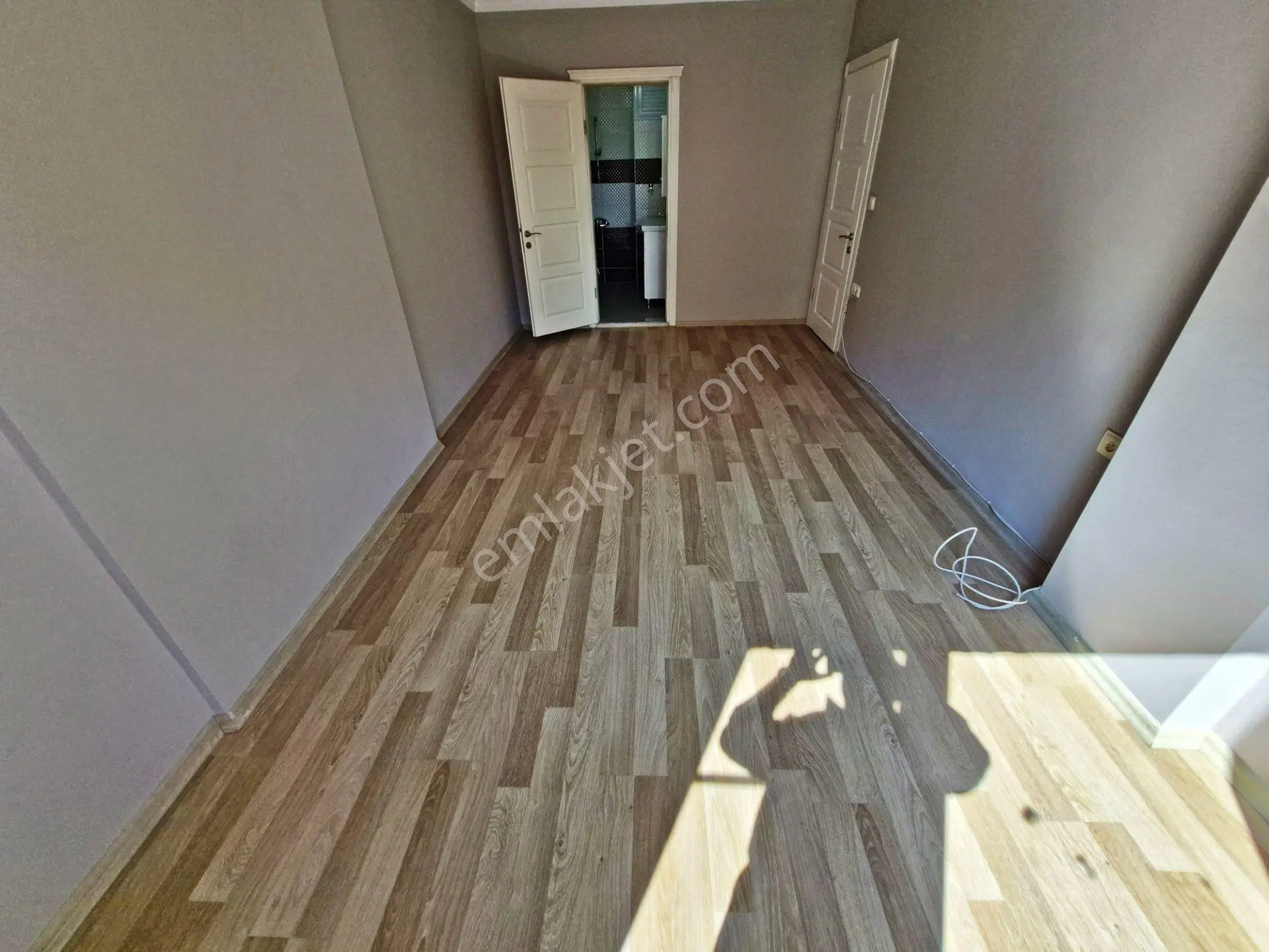 Aktif'ten Akçay'da Satılık Ön Cephe Arakat Kombili Harika Nezih Muhitte 3+1 Daire — fotoğraf 24